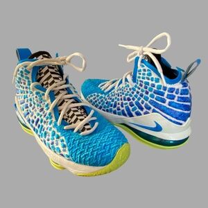 Kids LeBron 17 GS "Sprite" Basketball KnitPosite  Sz 5 Youth Active Runners